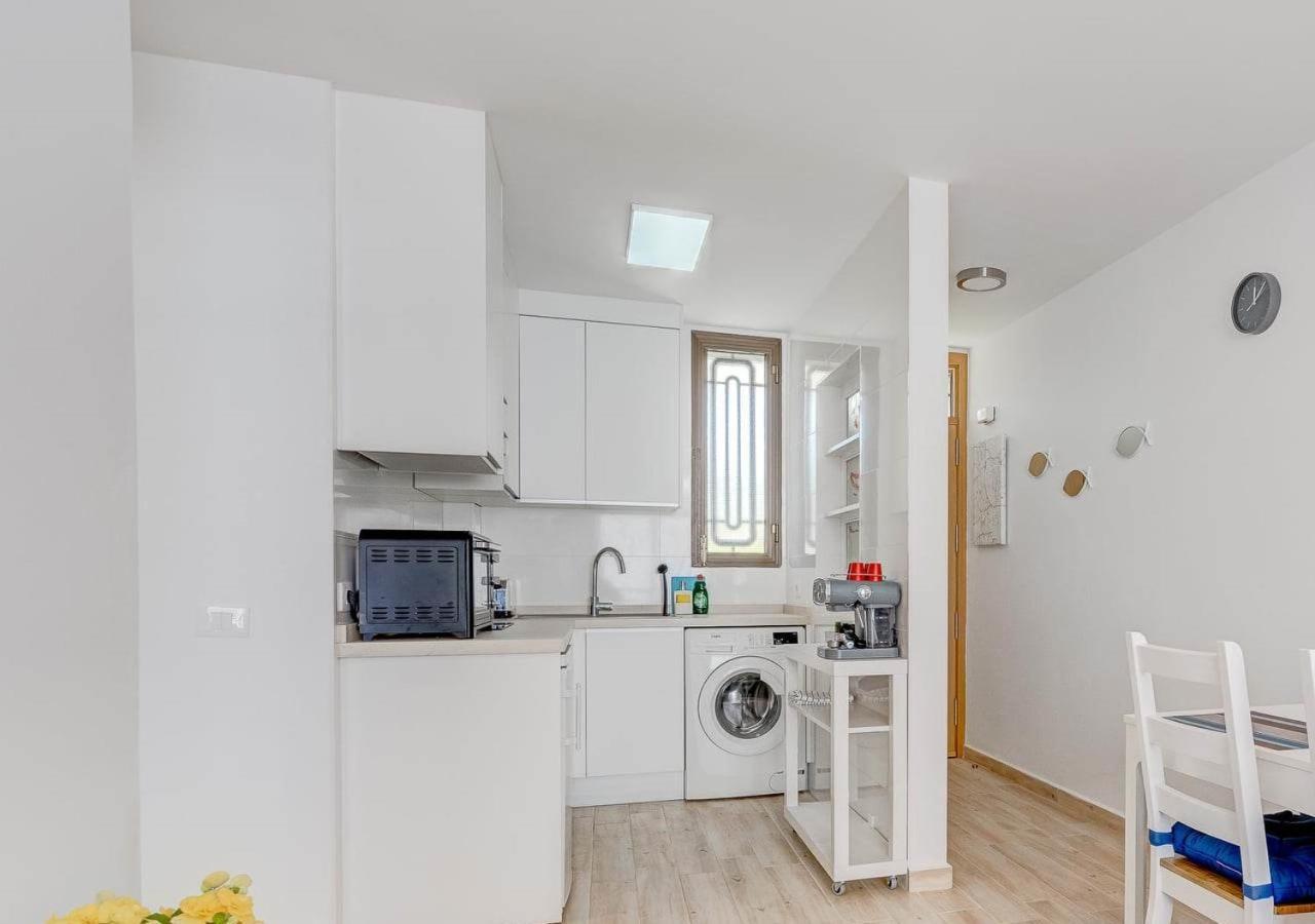 Stylish Flat And Pool With 3 Rooms, Sleeps 6, Los Cristianos Los Cristianos  Exteriér fotografie