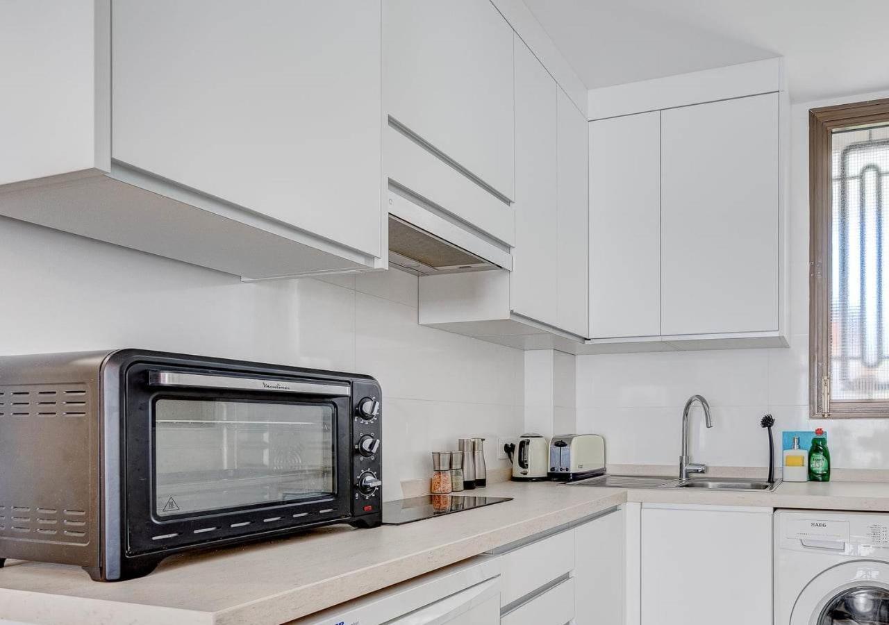 Stylish Flat And Pool With 3 Rooms, Sleeps 6, Los Cristianos Los Cristianos  Exteriér fotografie